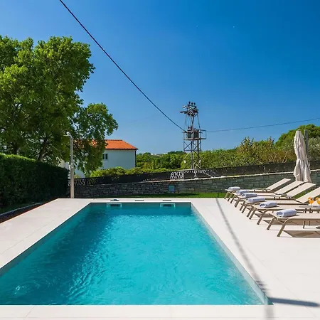 Villa Golden Hill